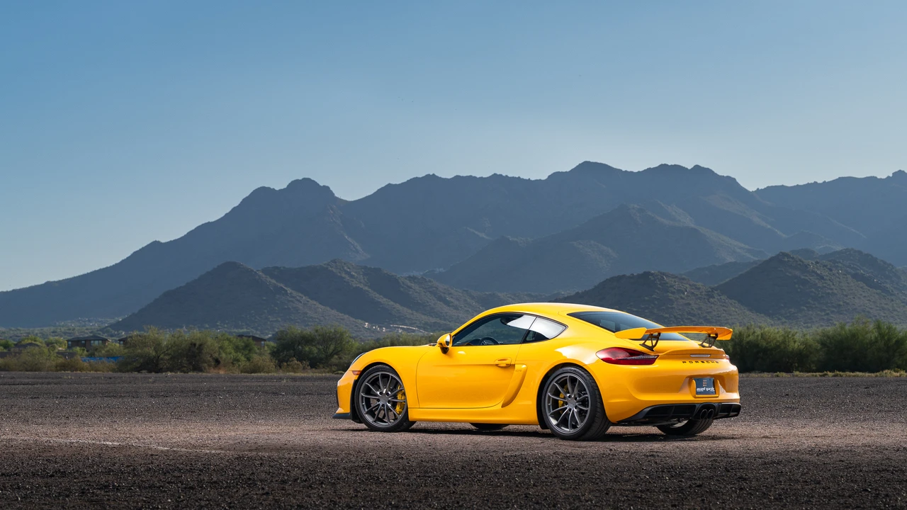 2016 Porsche 981 Cayman GT4 - Image 31 of 31