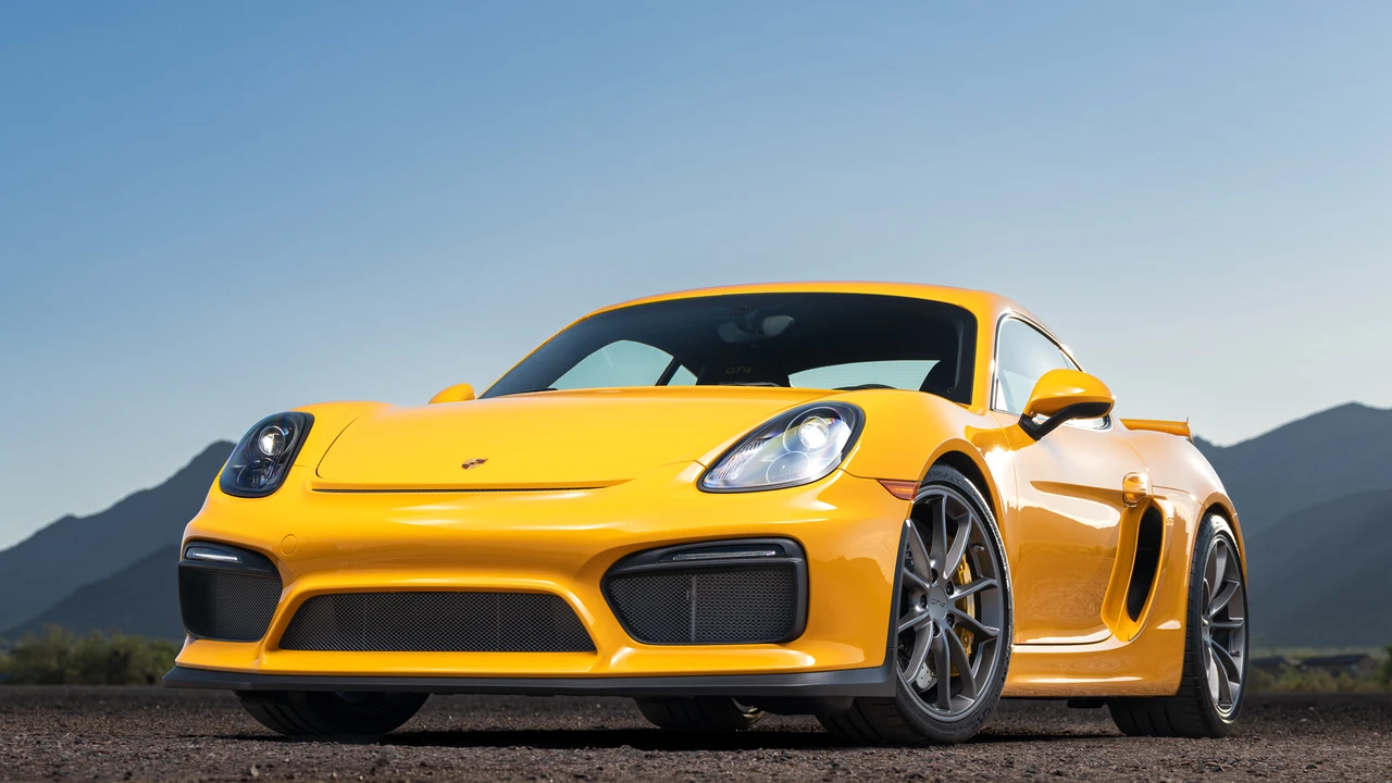 2016 Porsche 981 Cayman GT4 - Image 6 of 31