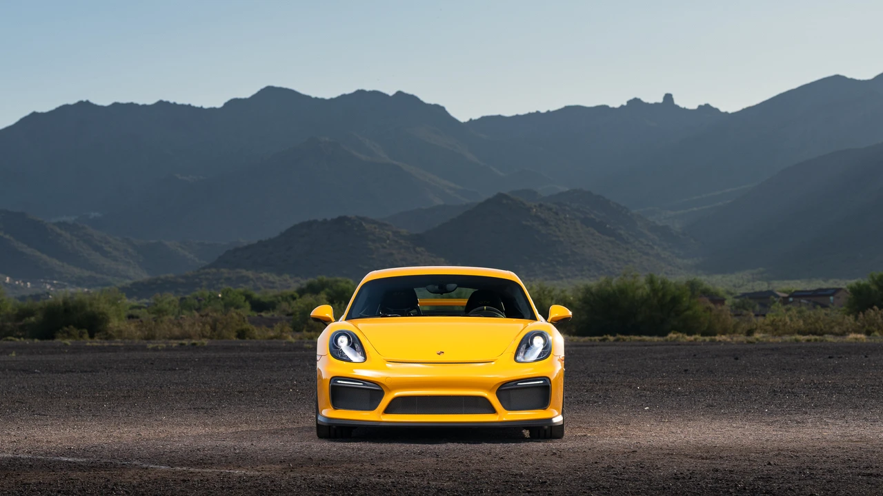 2016 Porsche 981 Cayman GT4 - Image 7 of 31