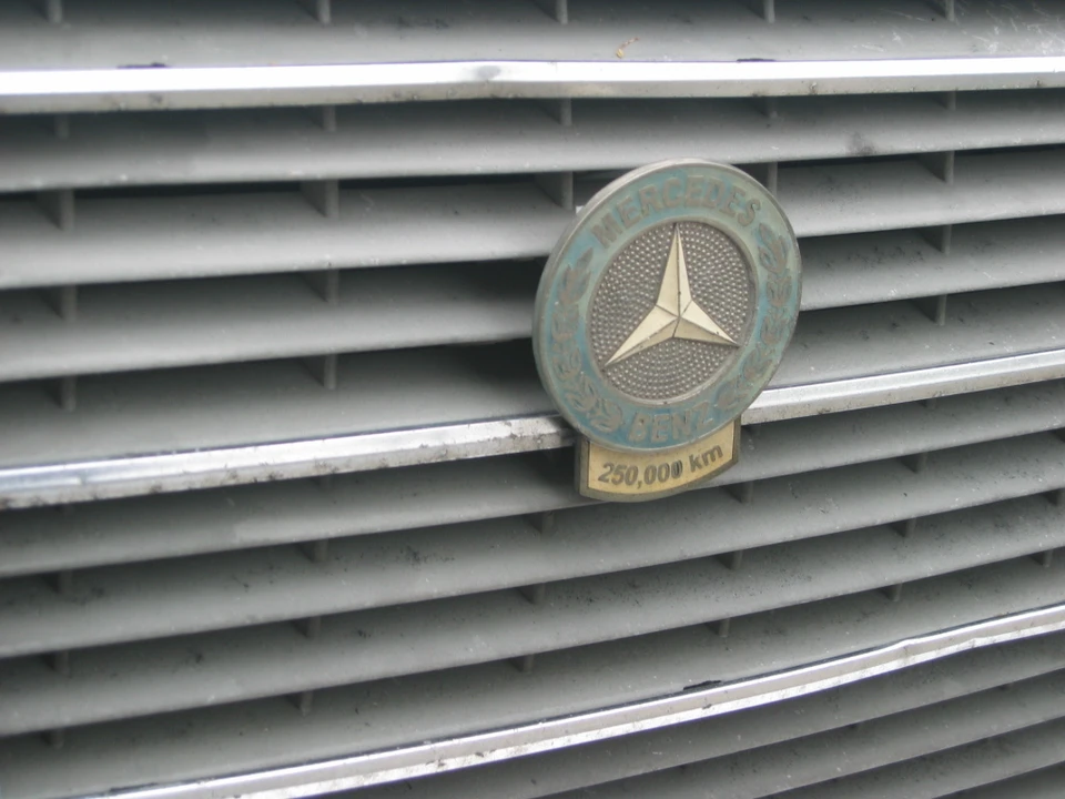 1982 Mercedes-Benz W123 Sedan - Image 11 of 31