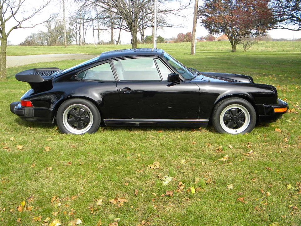 1984 Porsche 911 Carrera 3.2 - Image 9 of 31