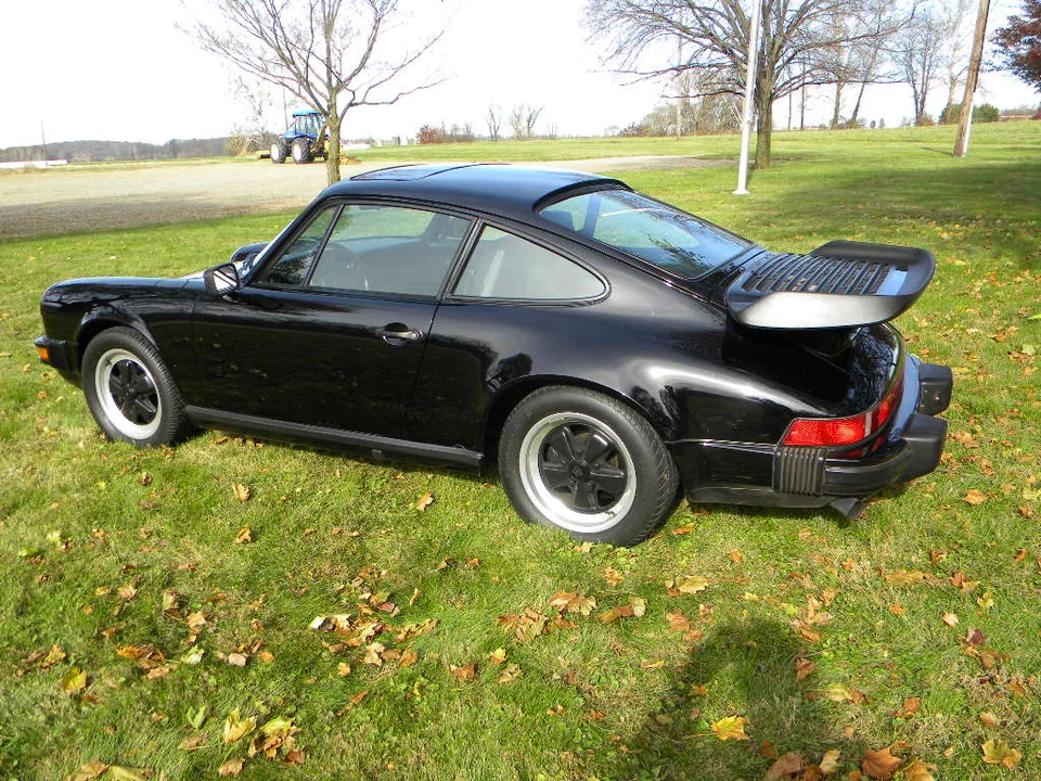 1984 Porsche 911 Carrera 3.2 - Image 4 of 31