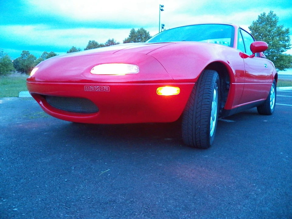 1990 Mazda NA MX-5 Miata - Image 13 of 31