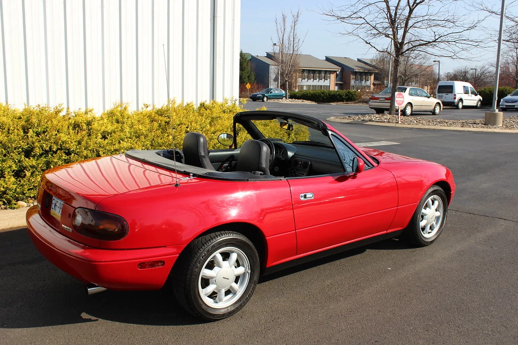 1990 Mazda NA MX-5 Miata - Image 16 of 31