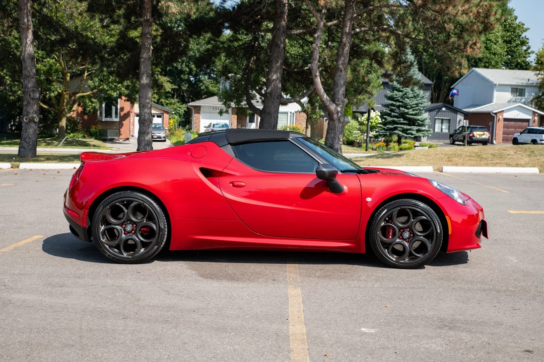 2017 Alfa Romeo 4C Spider - Image 8 of 31