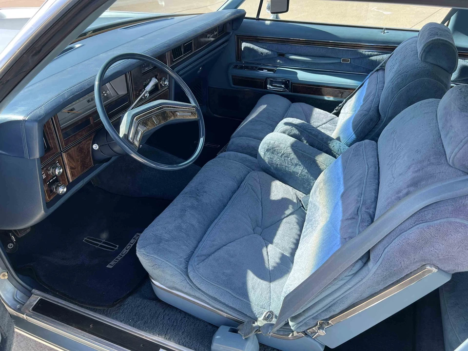 1979 Lincoln Continental 5th Gen - Image 27 of 31