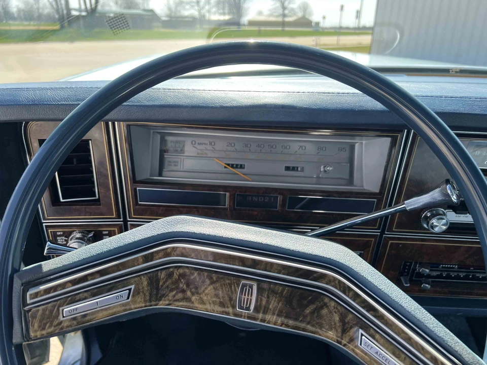 1979 Lincoln Continental 5th Gen - Image 30 of 31