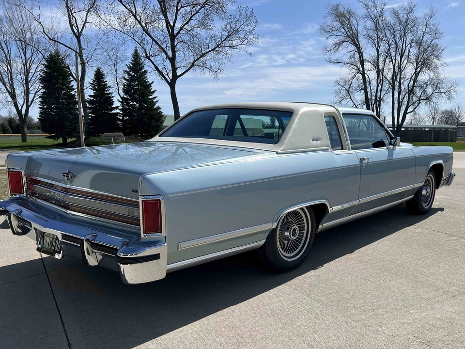 1979 Lincoln Continental 5th Gen - Image 12 of 31