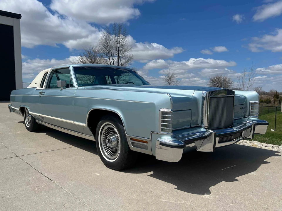 1979 Lincoln Continental 5th Gen - Image 3 of 31