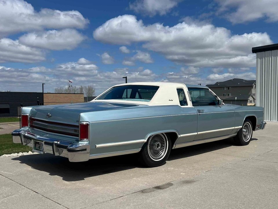 1979 Lincoln Continental 5th Gen - Image 13 of 31