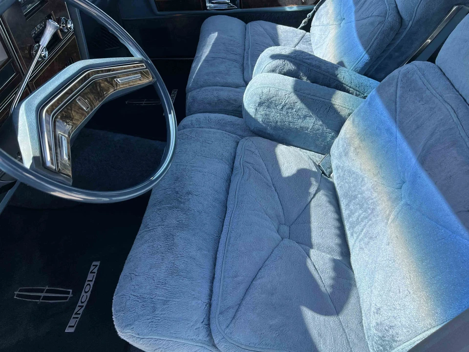 1979 Lincoln Continental 5th Gen - Image 28 of 31