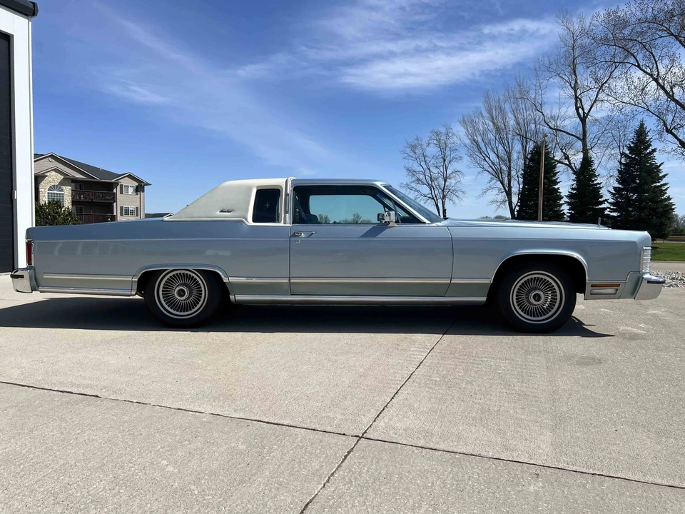 1979 Lincoln Continental 5th Gen - Image 14 of 31