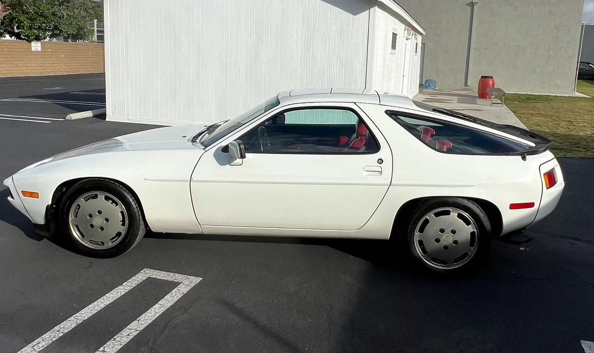 1984 Porsche 928 S - Image 5 of 31