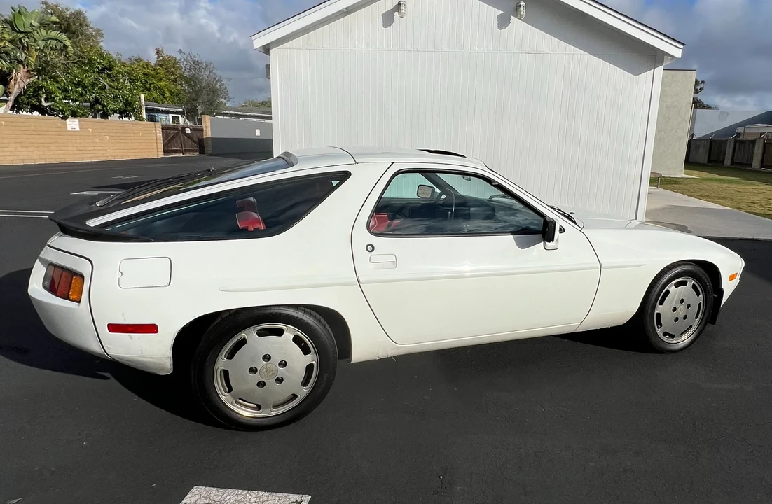 1984 Porsche 928 S - Image 8 of 31