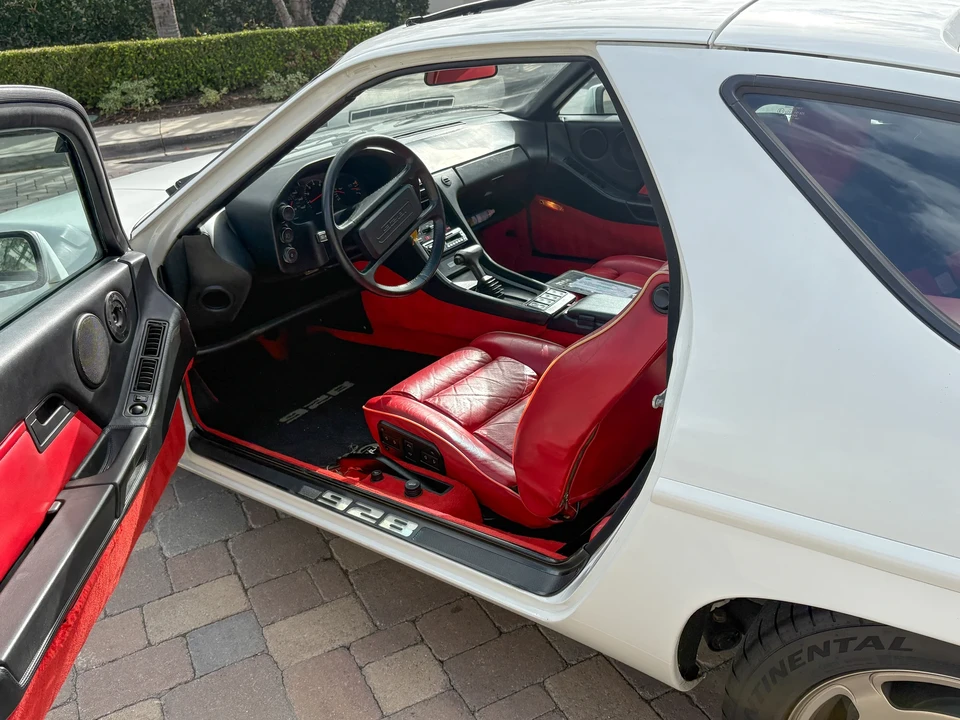 1984 Porsche 928 S - Image 22 of 31