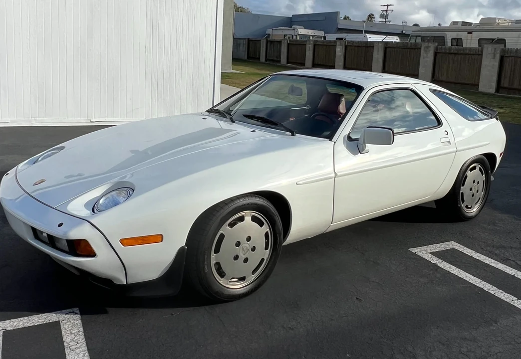 1984 Porsche 928 S - Image 4 of 31