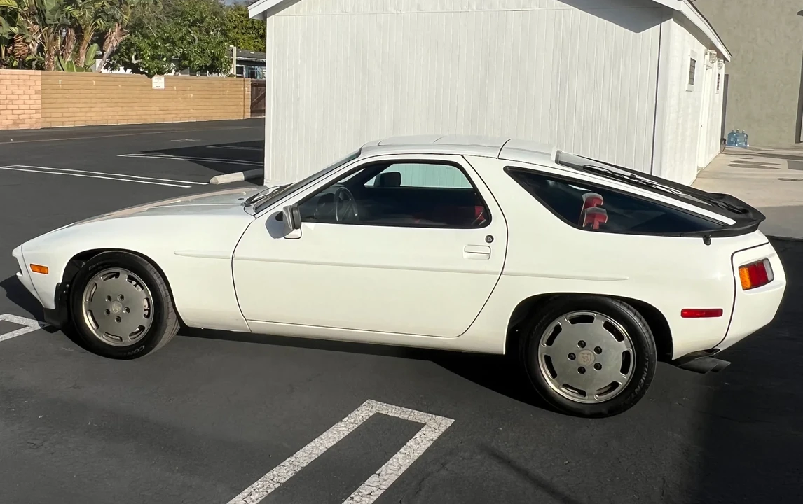 1984 Porsche 928 S - Image 6 of 31