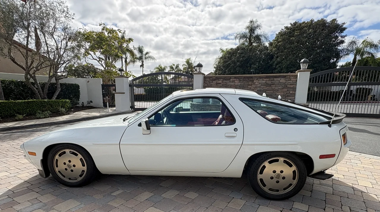 1984 Porsche 928 S - Image 11 of 31