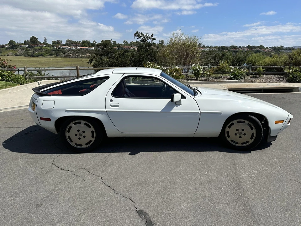 1984 Porsche 928 S - Image 4 of 31