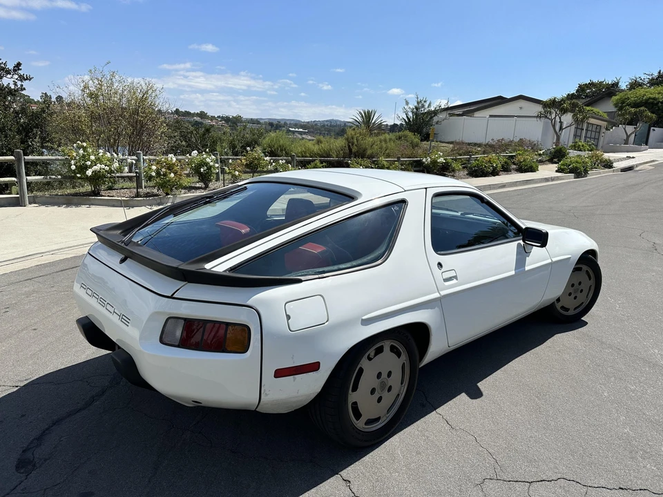 1984 Porsche 928 S - Image 3 of 31