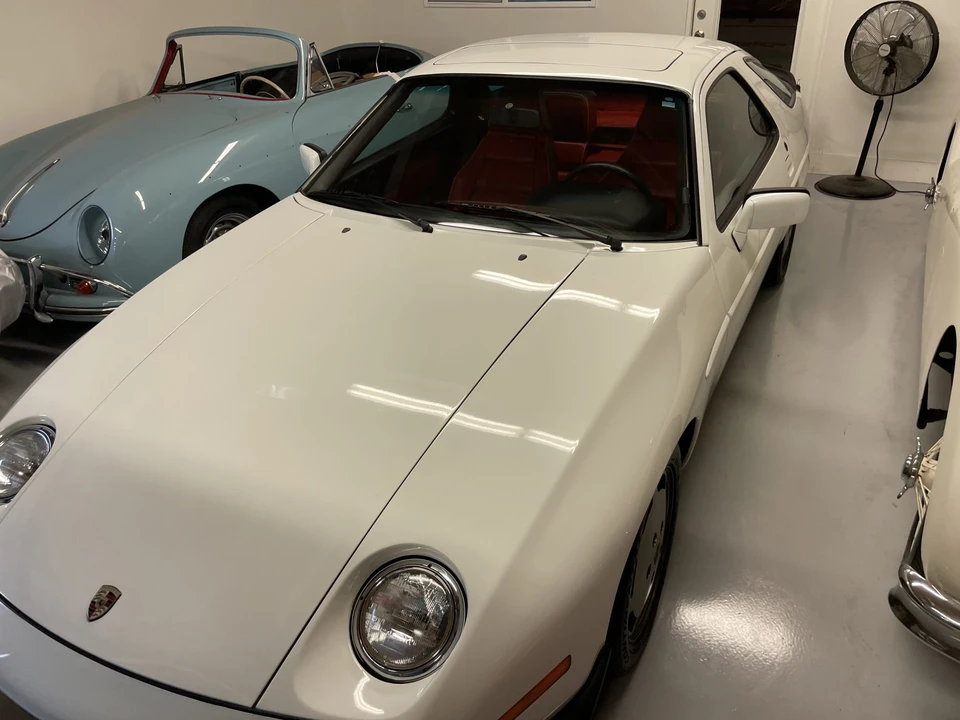 1984 Porsche 928 S - Image 8 of 31