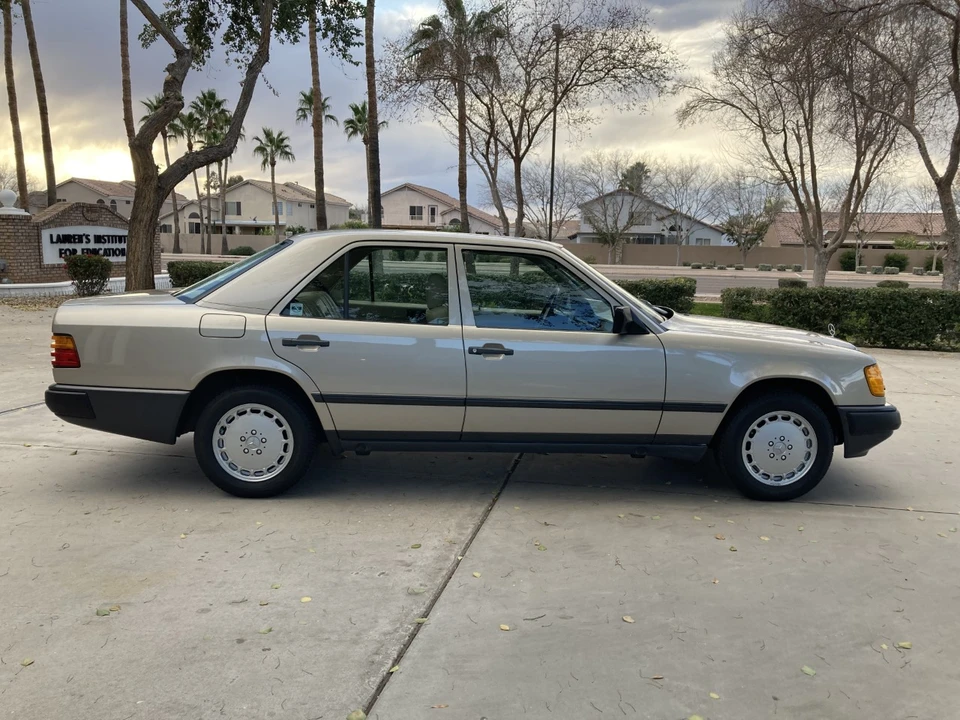 1987 Mercedes-Benz W124 E-Class - Image 27 of 31