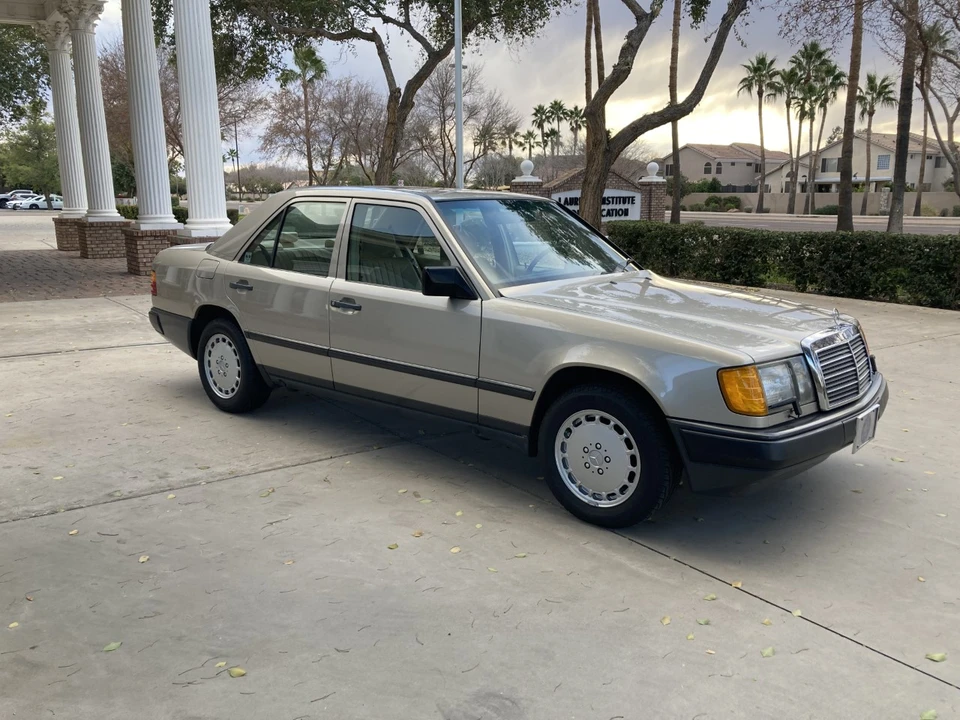 1987 Mercedes-Benz W124 E-Class - Image 26 of 31