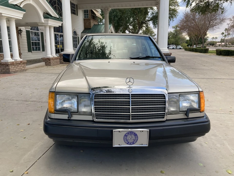 1987 Mercedes-Benz W124 E-Class - Image 25 of 31