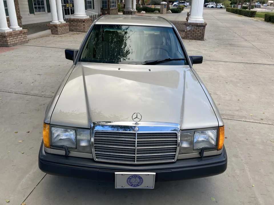 1987 Mercedes-Benz W124 E-Class - Image 24 of 31