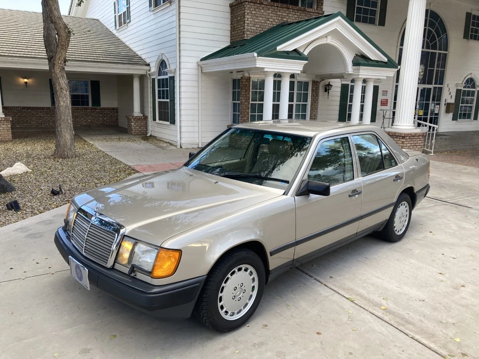 1987 Mercedes-Benz W124 E-Class - Image 31 of 31
