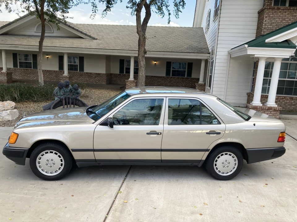1987 Mercedes-Benz W124 E-Class - Image 19 of 31