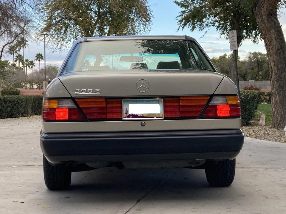 1987 Mercedes-Benz W124 E-Class - Image 15 of 31