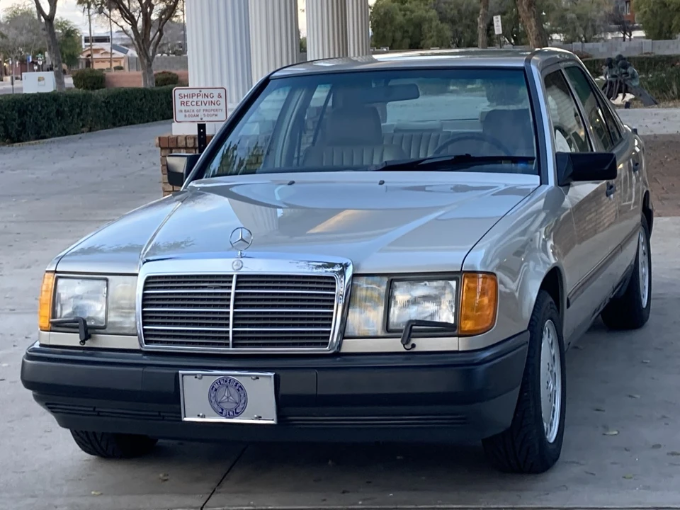 1987 Mercedes-Benz W124 E-Class - Image 3 of 31