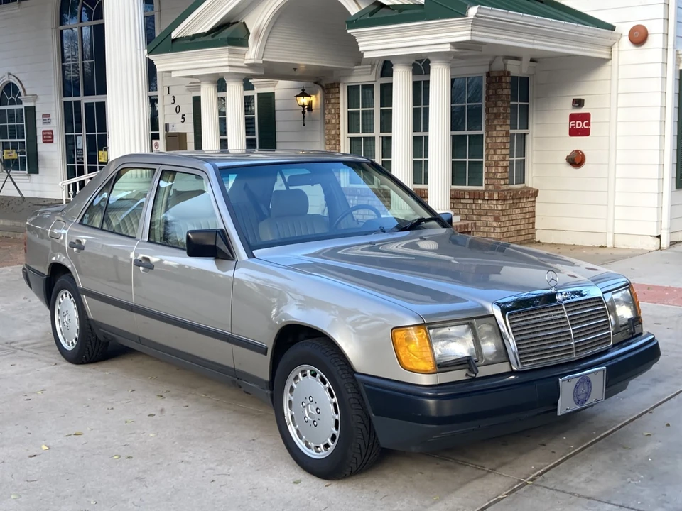 1987 Mercedes-Benz W124 E-Class - Image 10 of 31