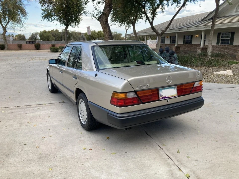 1987 Mercedes-Benz W124 E-Class - Image 17 of 31