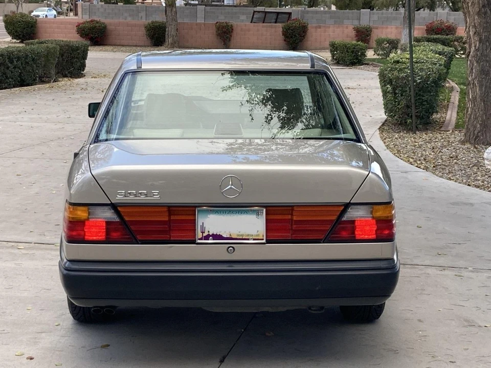 1987 Mercedes-Benz W124 E-Class - Image 14 of 31