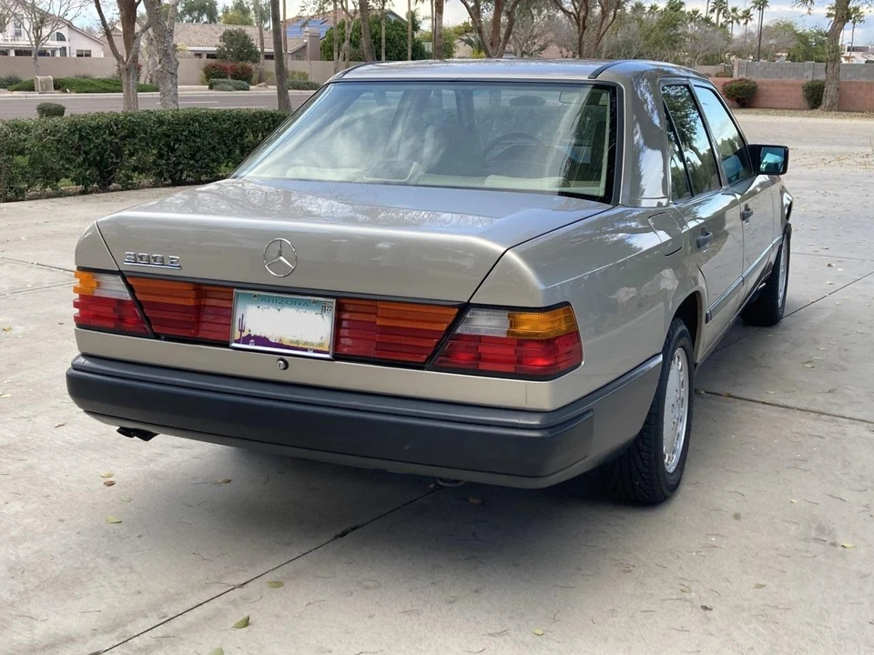 1987 Mercedes-Benz W124 E-Class - Image 29 of 31