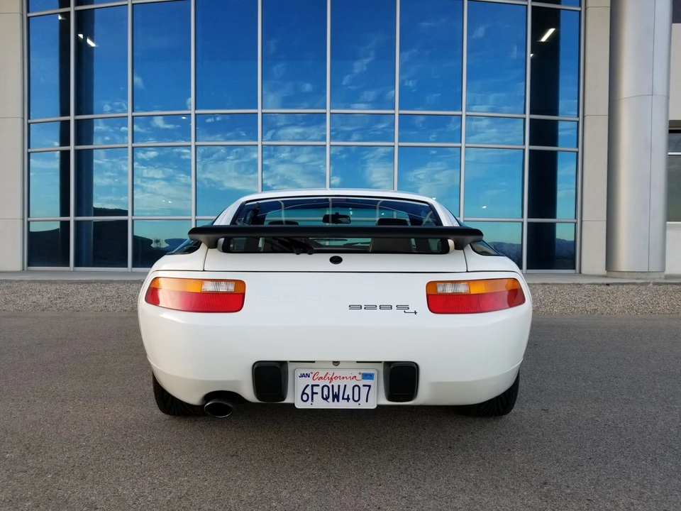 1988 Porsche 928 S4 - Image 11 of 31