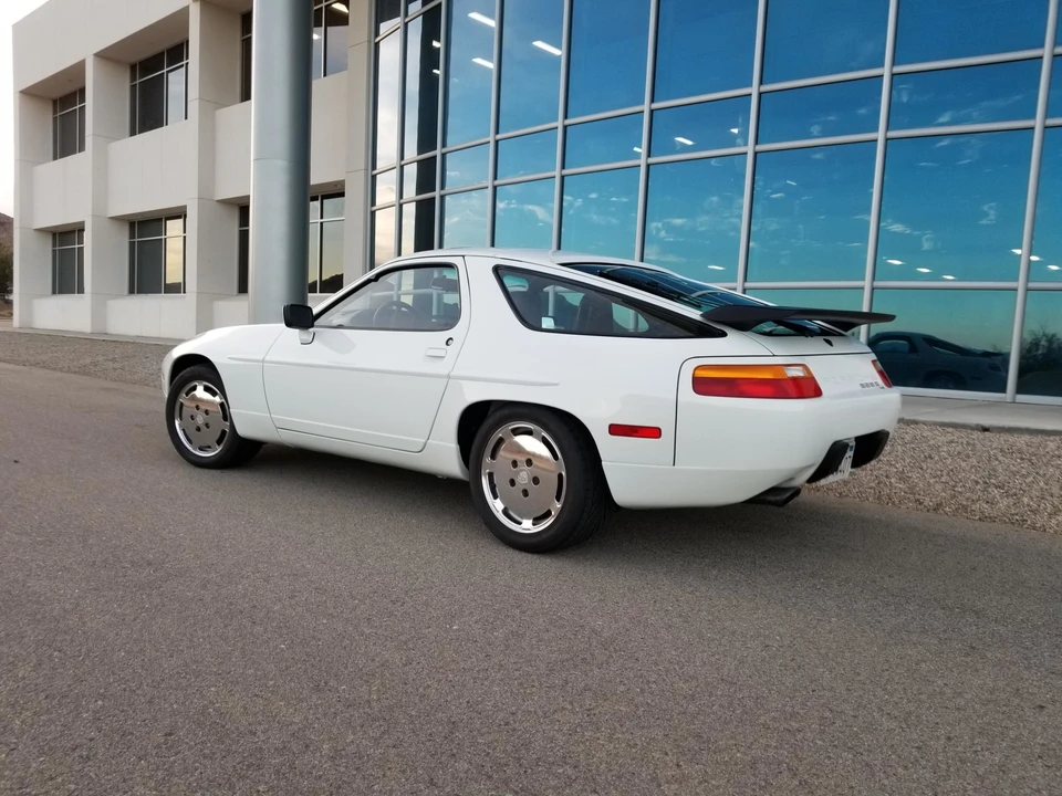 1988 Porsche 928 S4 - Image 8 of 31