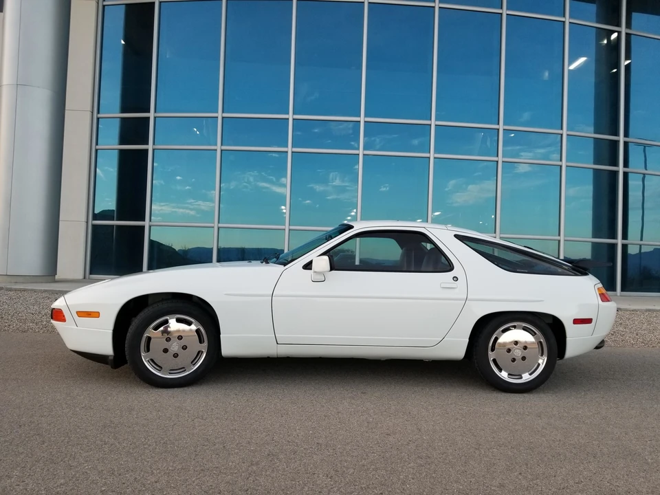 1988 Porsche 928 S4 - Image 7 of 31