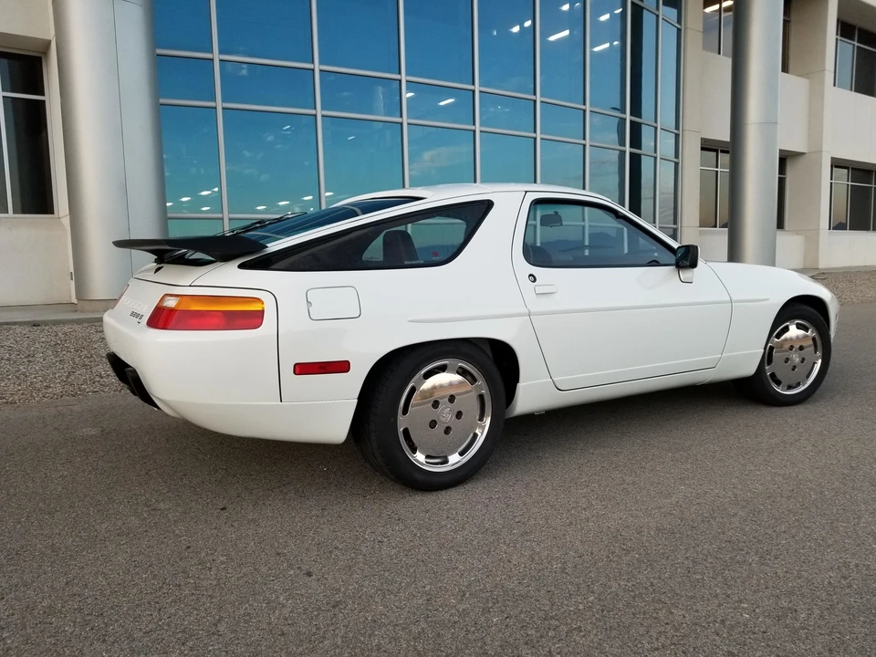 1988 Porsche 928 S4 - Image 16 of 31