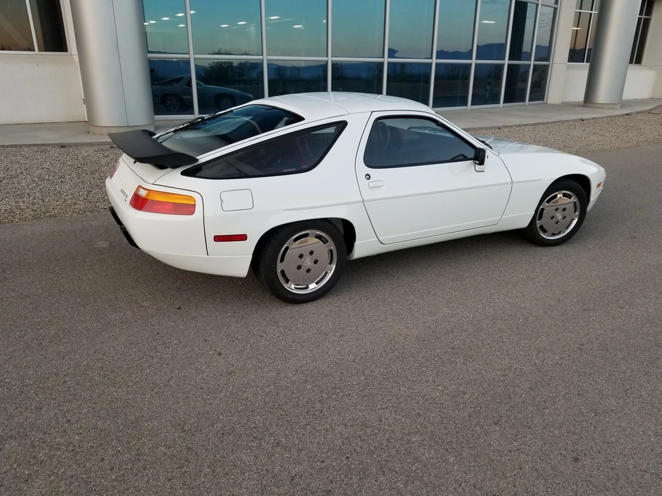 1988 Porsche 928 S4 - Image 17 of 31