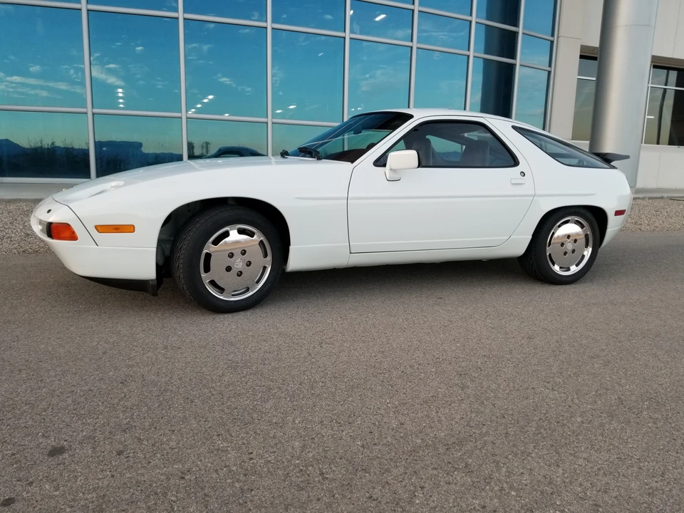 1988 Porsche 928 S4 - Image 6 of 31
