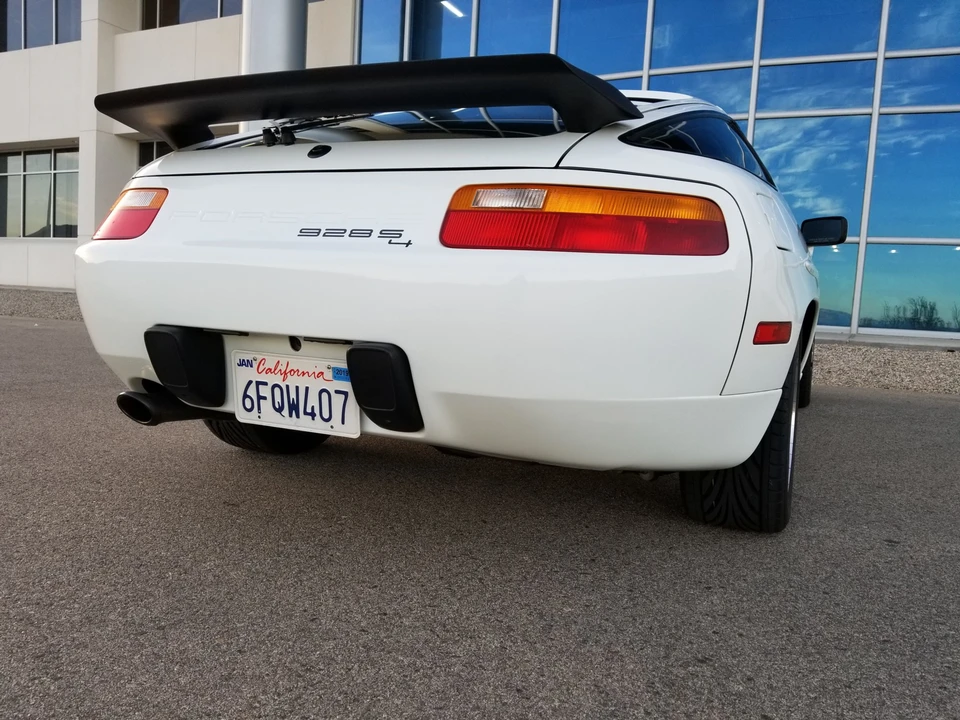 1988 Porsche 928 S4 - Image 13 of 31