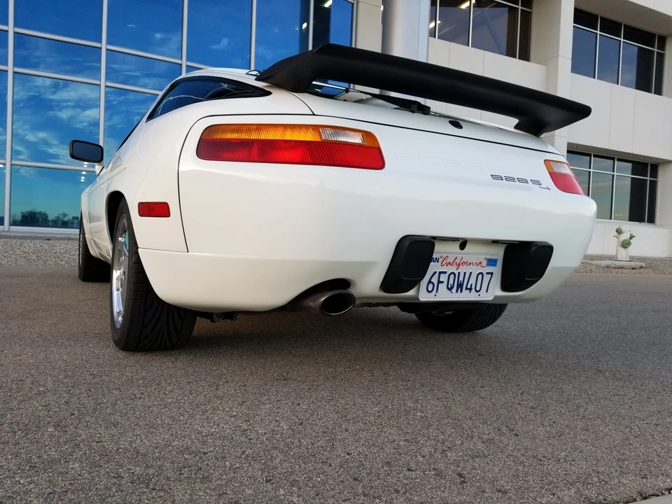 1988 Porsche 928 S4 - Image 10 of 31
