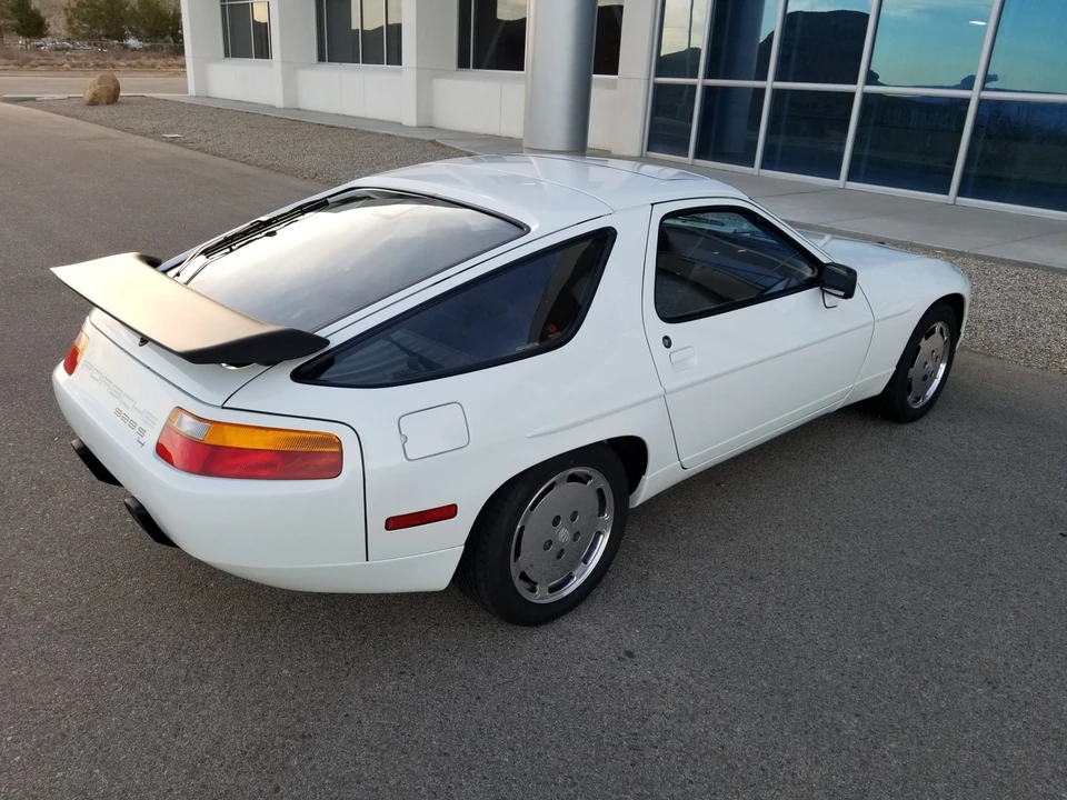 1988 Porsche 928 S4 - Image 15 of 31