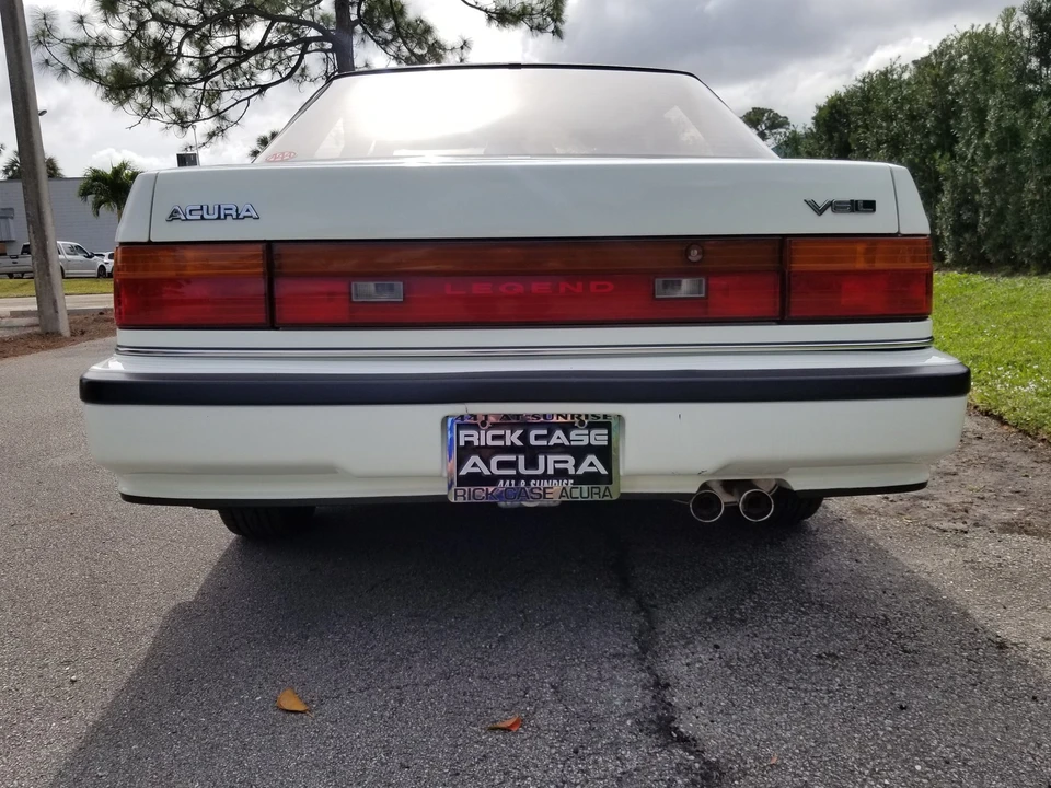 1989 Acura Legend 1st Gen - Image 4 of 31