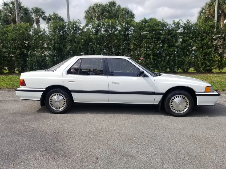 1989 Acura Legend 1st Gen - Image 8 of 31