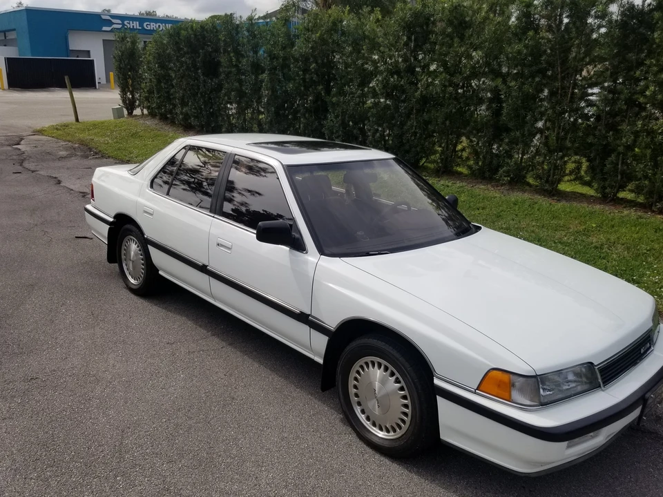 1989 Acura Legend 1st Gen - Image 9 of 31