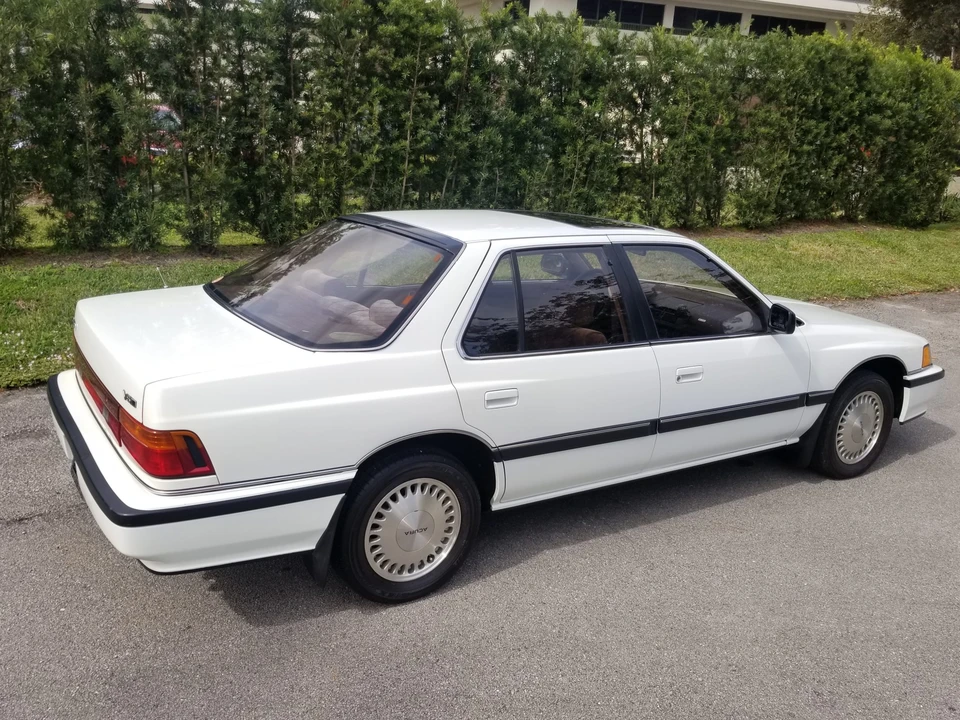 1989 Acura Legend 1st Gen - Image 7 of 31
